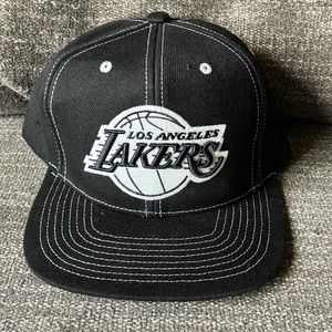 Los Angeles Lakers Basketball Mens Hat